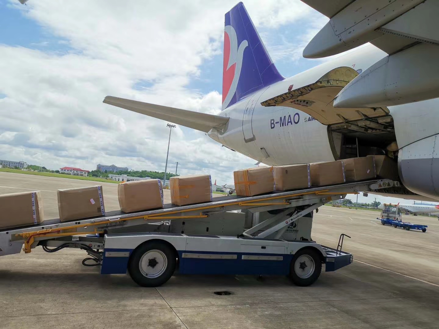 成都机场航空货运